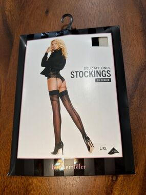 Black Delicate Lines 20 Denier Thigh-High Stockings